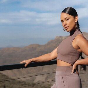 New Athleta x Alicia Keys cropped ribbed compression high neck mock neck tank